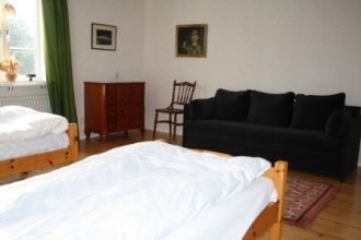 Bild 4 på Stort hus med stor trädgård