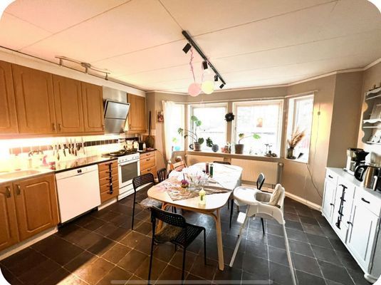Härligt hus söder om Visby - Bild 8