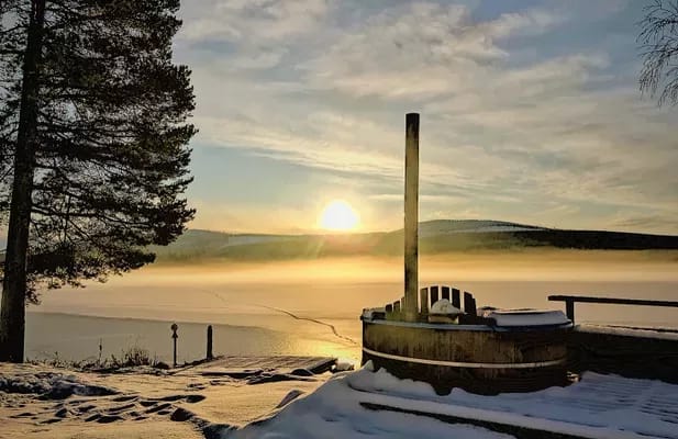 Rymliga hus med älvutsikt - Bild 24