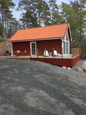 Modern stuga i Lugn miljö