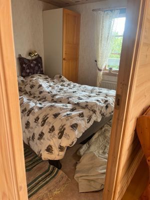 Stuga med fjäll- och sjöutsikt, bastu, och kamin - Bild 7