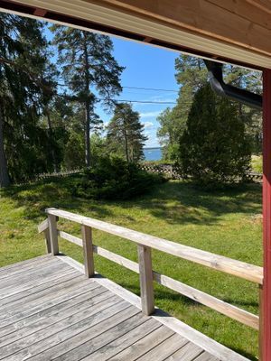 Hyr denna stuga i Gräsö på 70 m². 8-11 sängplatser. 8 000 - 10 000 kr per vecka. Se bilder och tillgänglighet här.