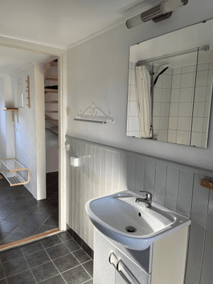 Kalkstenshus nära Herta strand - Bild 9