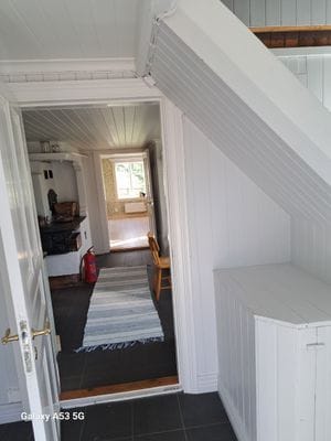 Charmig drängstuga från 1880 på hästgård - Orust - Bild 16