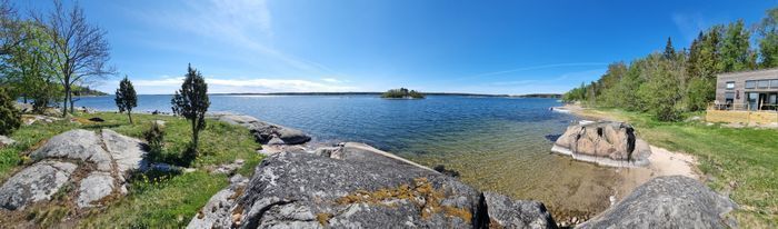 Modern stuga med egen sandstrand och lugnt läge - Bild 20