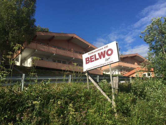 Hyr denna stuga i Åre på 52 m². 6 sängplatser. Från 20 000 kr per vecka. Se bilder och tillgänglighet här.