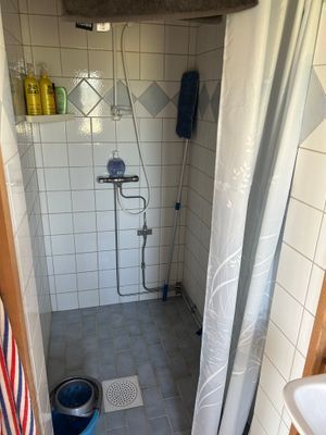 Strandnära stuga med fina fiske möjligheter. - Bild 14