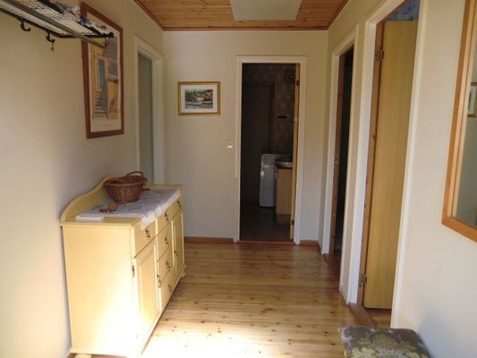 Prisvärd lantlig stuga nära bad/fiskesjö o havet. - Bild 7