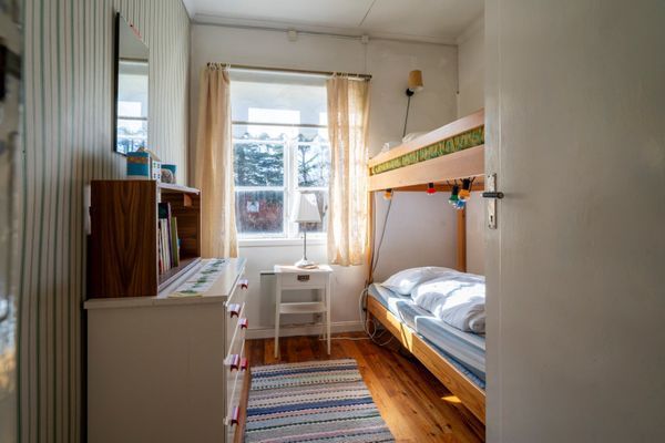 Bild 3 på Enkel Stuga på Förö, 300 meter från Sudersand