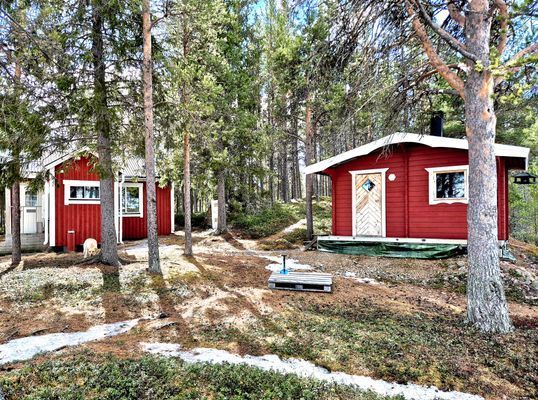 Hyr denna stuga i Lappland på 65 m². 4-6 sängplatser. Från 4 950 kr per vecka. Se bilder och tillgänglighet här.