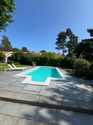 Hyr denna stuga i Höllviken på 28 m². 4 sängplatser. Från 15 000 kr per vecka. Se bilder och tillgänglighet här.