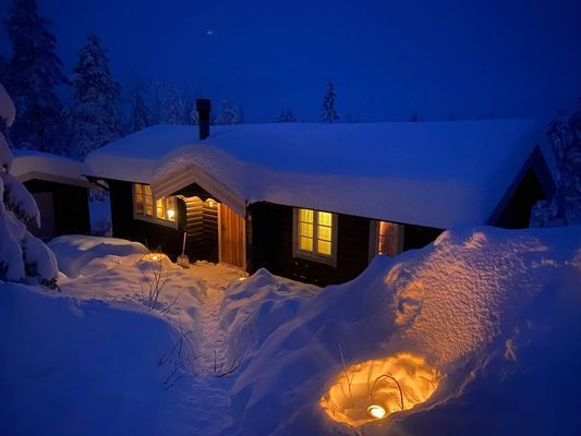 Hyr denna stuga i Näsfjället på 55 m². 6 sängplatser. 5 000 - 7 500 kr per vecka. Se bilder och tillgänglighet här.