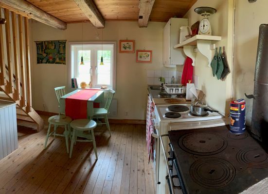 Hyr denna stuga i Skövde på 60 m². 4 sängplatser. Från 3 200 kr per vecka. Se bilder och tillgänglighet här.