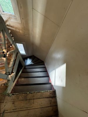 Hyr denna stuga i Svenljunga på 105 m². 7-9 sängplatser. 5 500 - 6 500 kr per vecka. Se bilder och tillgänglighet här.