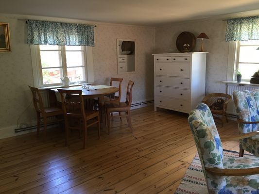 Bild 3 på Stuga på bondgård med mjölkkor och kalvar