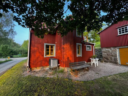 Hus i Karkashult nära sjö och Svenljunga stad - Bild 8