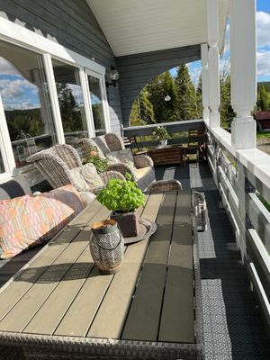 Havs- och skogsnära hus med vedeldad bastu