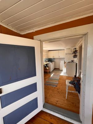Bild 3 på Lantligt sommartorp med utsikt över två vikar
