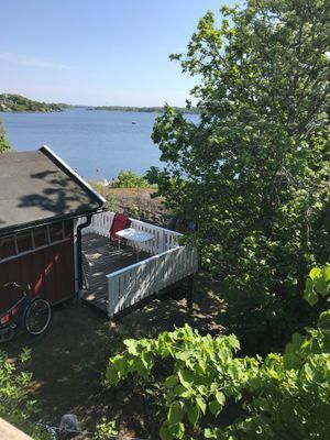 Mysig sommarstuga vid havet
