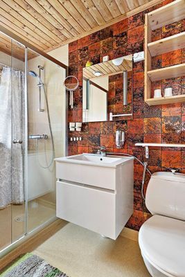 Idylliskt fritidshus med fantastisk utsikt - Bild 16