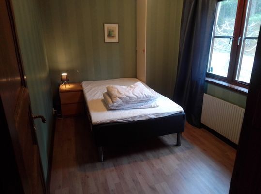 Bild 3 på Stor villa med trädgård nära naturservat och sjöar