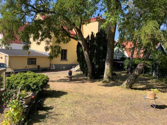 Bild 3 på 1048 kvm stor Trädgård innanför Stadsmuren