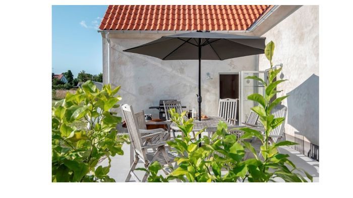 Gotländskt stenhus med havsutsikt - Bild 13