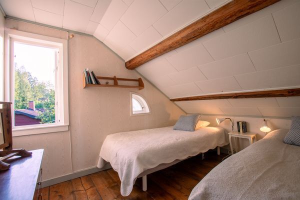 Mysig Stuga med Sjötomt i Roslagen - Bild 30