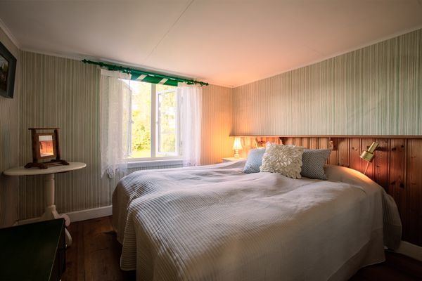 Mysig Stuga med Sjötomt i Roslagen - Bild 31