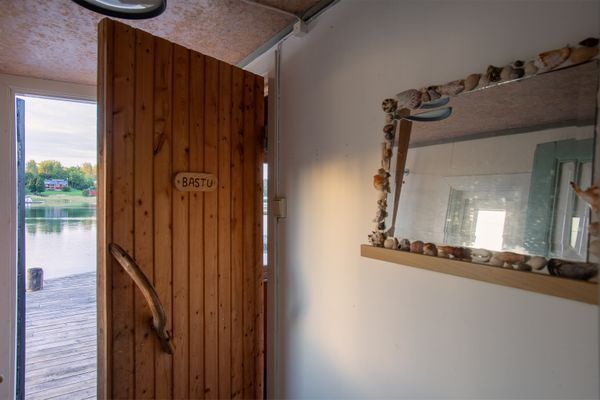 Mysig Stuga med Sjötomt i Roslagen - Bild 32