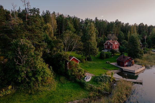 Mysig Stuga med Sjötomt i Roslagen - Bild 6