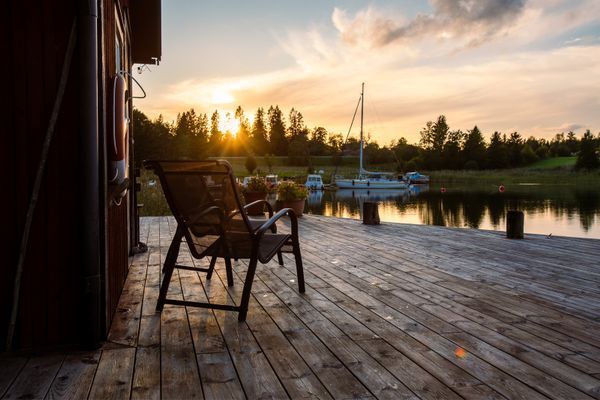 Mysig Stuga med Sjötomt i Roslagen