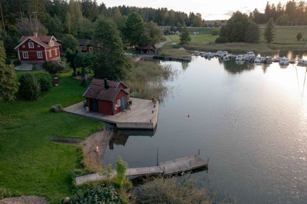 Mysig Stuga med Sjötomt i Roslagen - Bild 36