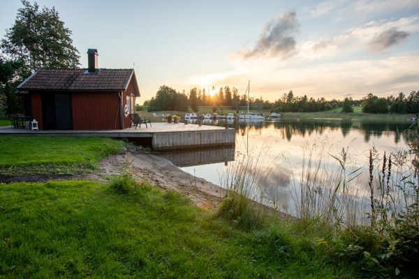 Mysig Stuga med Sjötomt i Roslagen - Bild 38