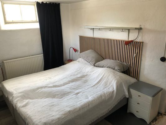 Sovrum källarplan 2 enkelsängar