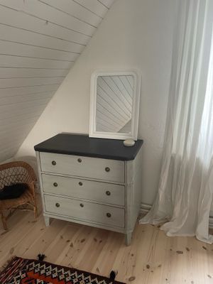 Charmigt hus med havsutsikt och växthus - Bild 38