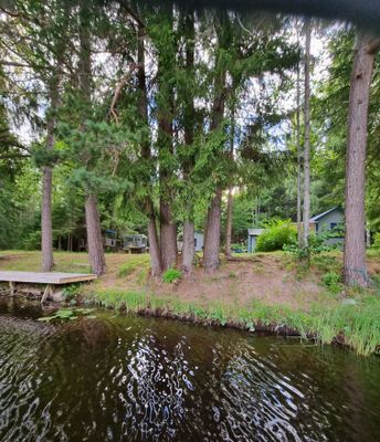 Enkel fiskestuga med bastu på ö i Dalälven