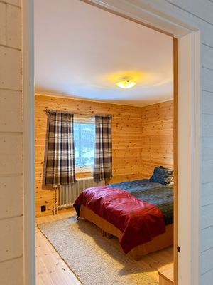 Övrevåning sovrum 1