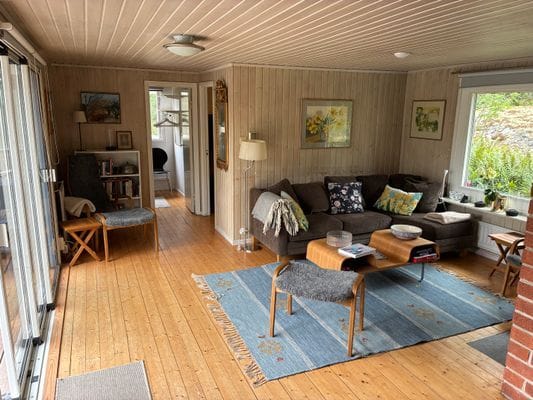 Hus i stillsamt område, 5 bäddar, sjöutsikt & båt - Bild 15