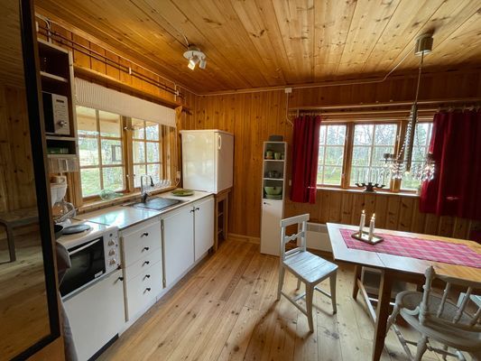 Hyr denna stuga i Vemdalen på 40 m². 3-4 sängplatser. 3 000 - 9 000 kr per vecka. Se bilder och tillgänglighet här.