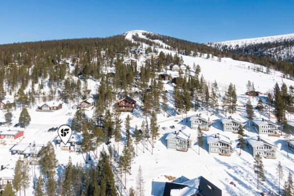 Hyr denna stuga i Vemdalen på 50 m². 6 sängplatser. 12 600 - 15 500 kr per vecka. Se bilder och tillgänglighet här.
