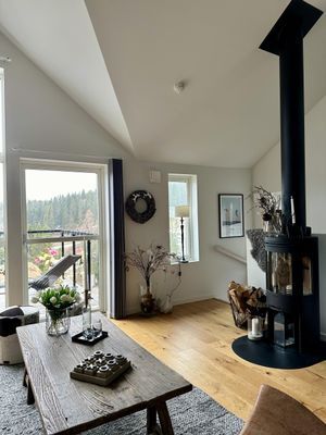 Hyr denna stuga i Åre på 97 m². 8-10 sängplatser. 12 000 - 22 000 kr per vecka. Se bilder och tillgänglighet här.