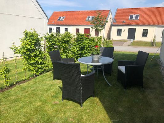 Hyr denna stuga i Torekov på 90 m². 6 sängplatser. 12 000 - 18 000 kr per vecka. Se bilder och tillgänglighet här.