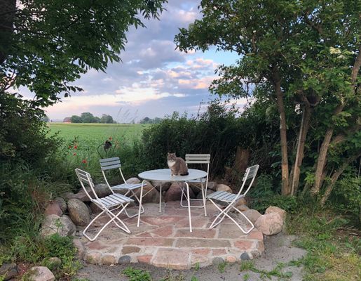 Hyr denna stuga i Löderup på 65 m². 4 sängplatser. 7 500 - 7 501 kr per vecka. Se bilder och tillgänglighet här.