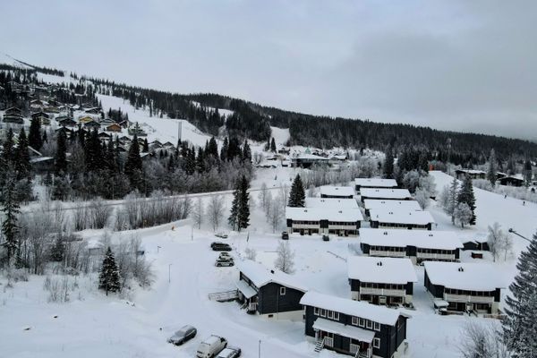 Hyr denna stuga i Åre på 40 m². 4-6 sängplatser. 5 000 - 10 000 kr per vecka. Se bilder och tillgänglighet här.