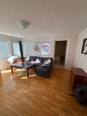 Hyr denna stuga i Borgholm på 50 m². 2 sängplatser. 8 000 - 10 000 kr per vecka. Se bilder och tillgänglighet här.