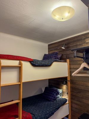 Övrevåning sovrum 2