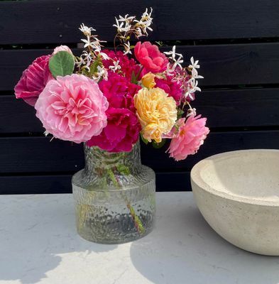 Varsamt renoverad tegellänga i liten kyrkby - Bild 22