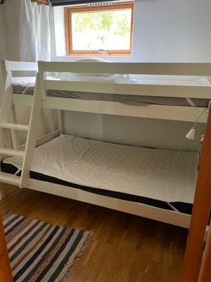 Egen strand och välutrustad stuga i avskiljt läge - Bild 32
