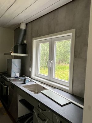 Nyrenoverad stuga nära bad, fiske och skidorter - Bild 10